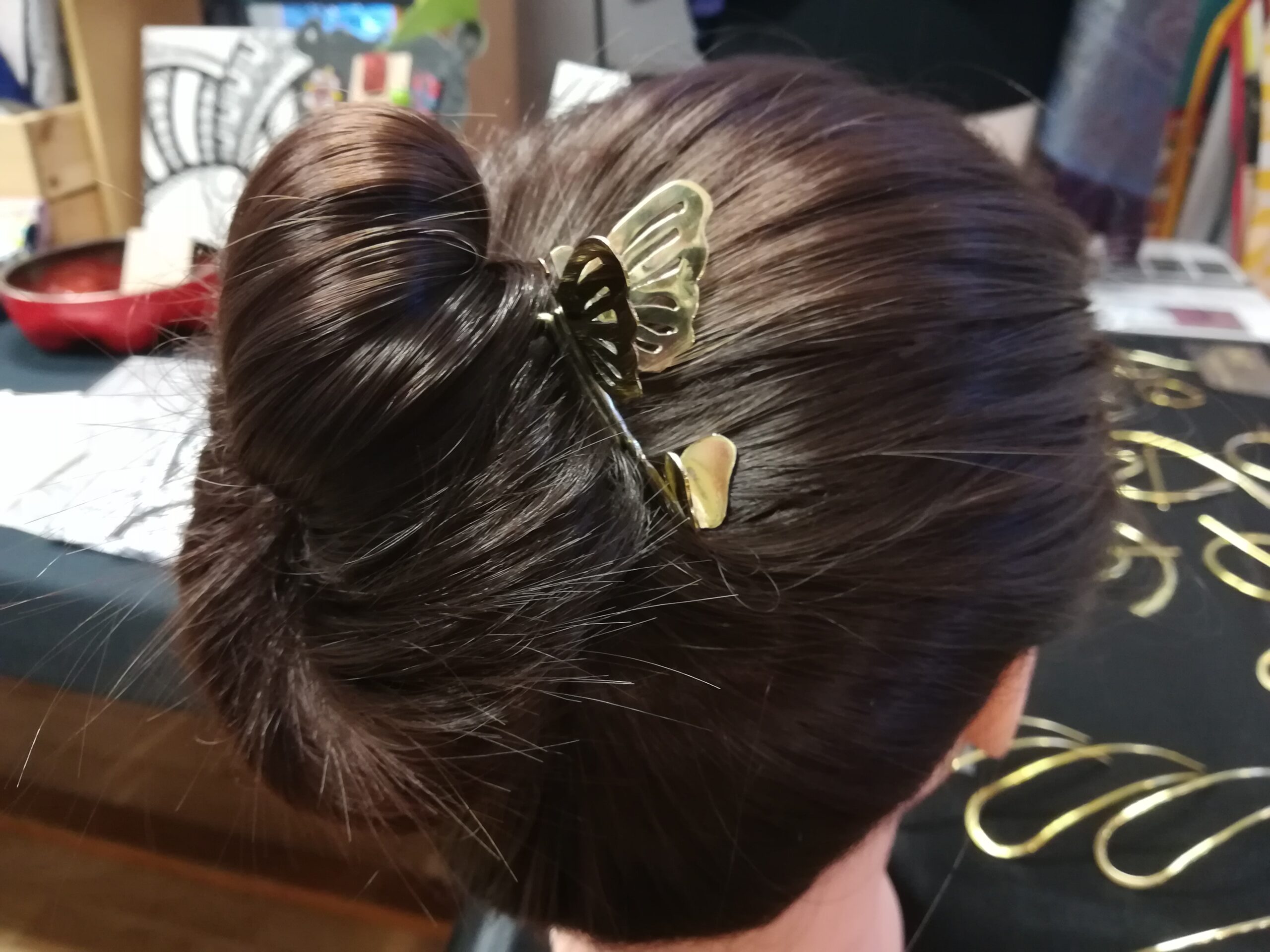 Pique à cheveux avec 2 papillons, ergonomique, en laiton, véritable bijou de cheveux. – Image 5